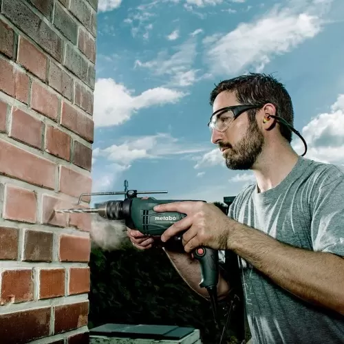 Taladro percutor 650W...